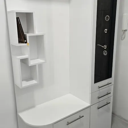 White Magic Warna